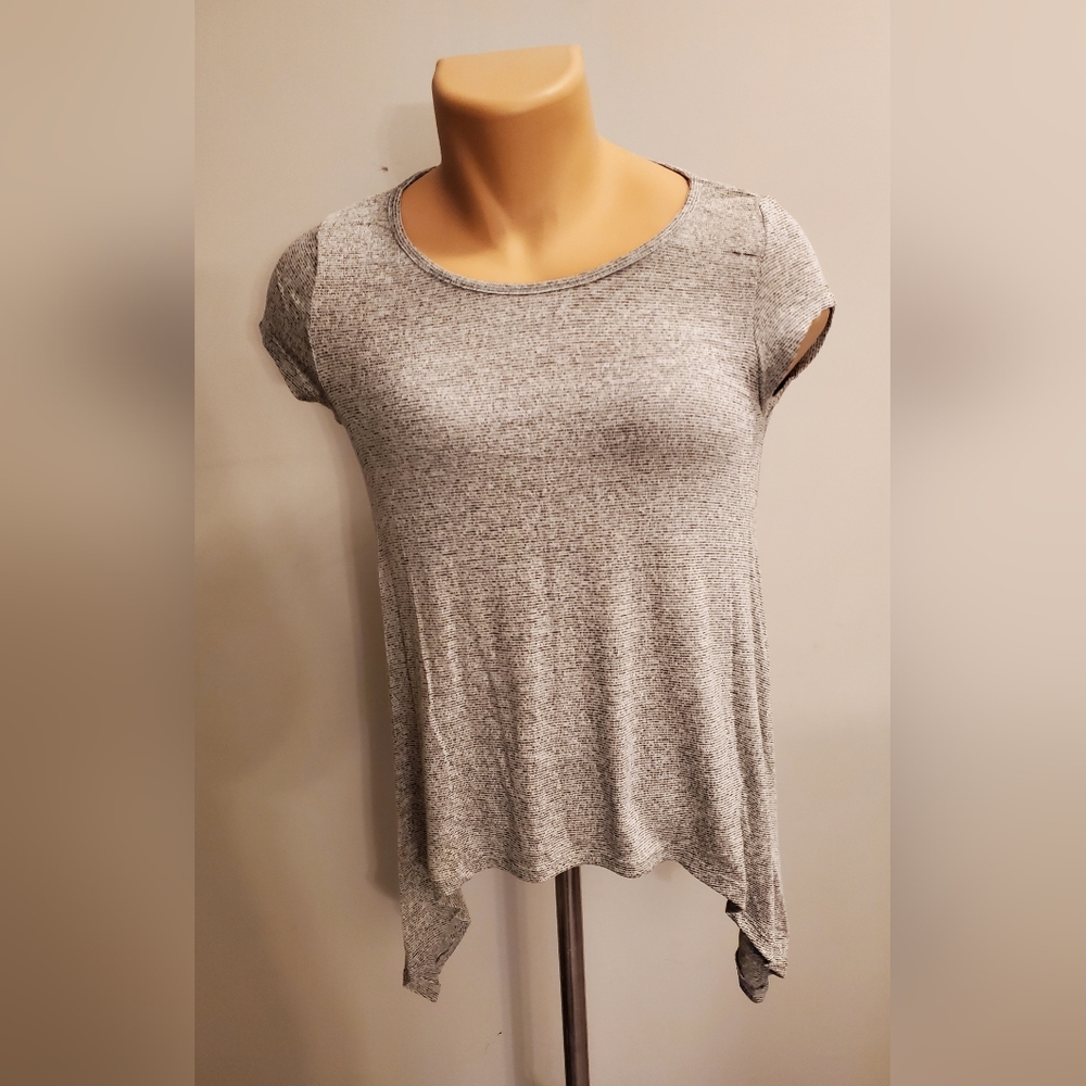 NWOT Aiden Y Gray T-Shirt